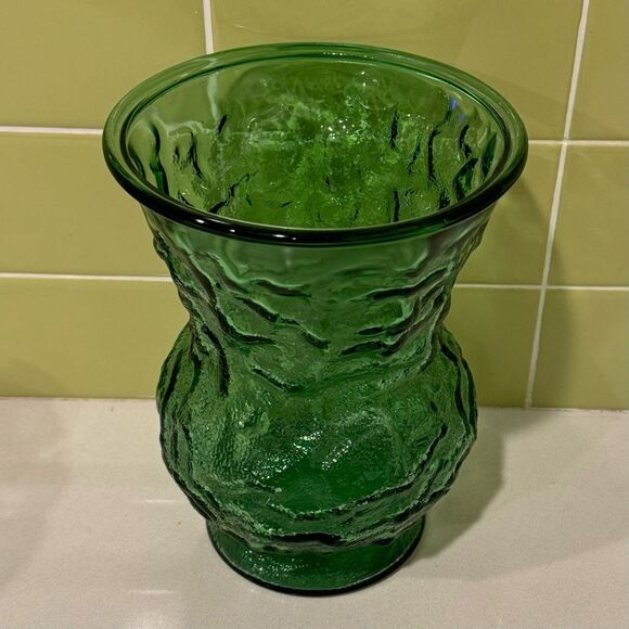 Unknown Other - Vintage Green Crinkle Glass Vase — Textured Mid-Century Statement Piece